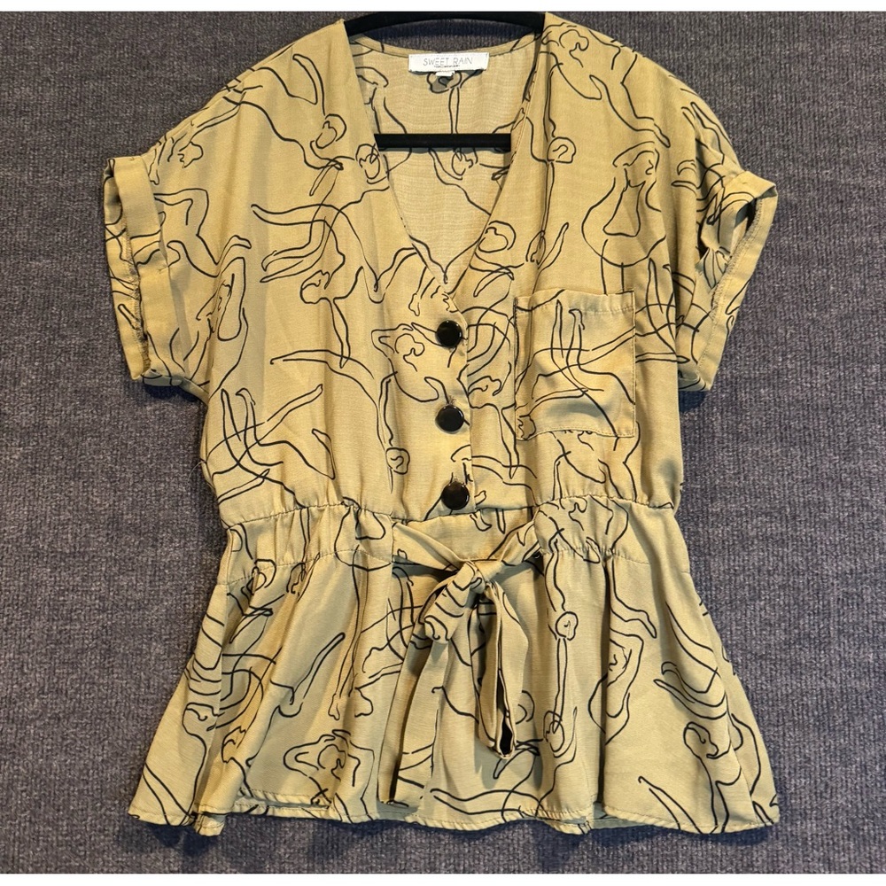 Sweet rain top olive green pray loved size medium ball, ballerina print
